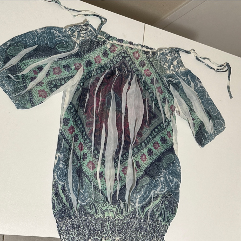 a'gaci Off-Shoulder Paisley Blouse - Blue and Green